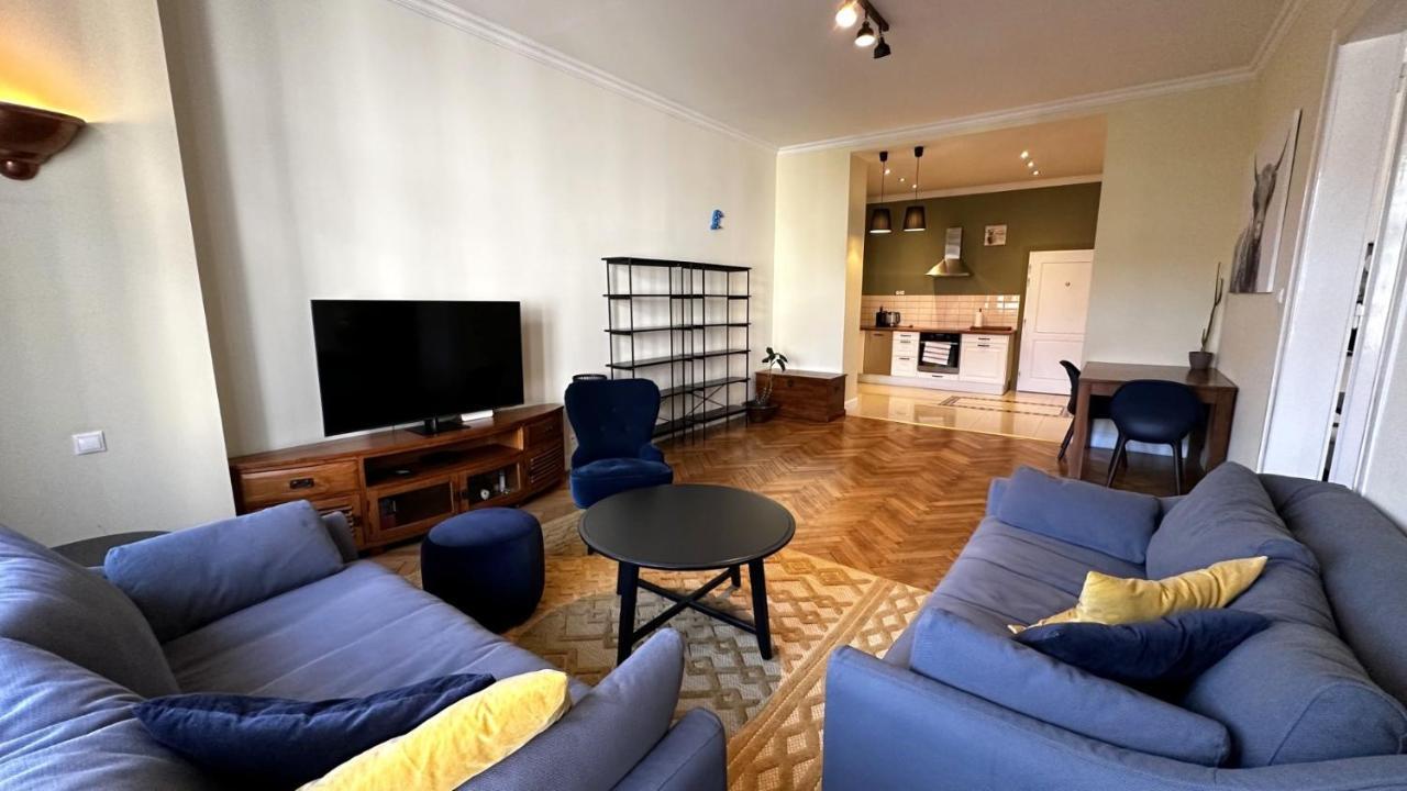 Gorkeho Apartment In City Centre Pozsony Kültér fotó