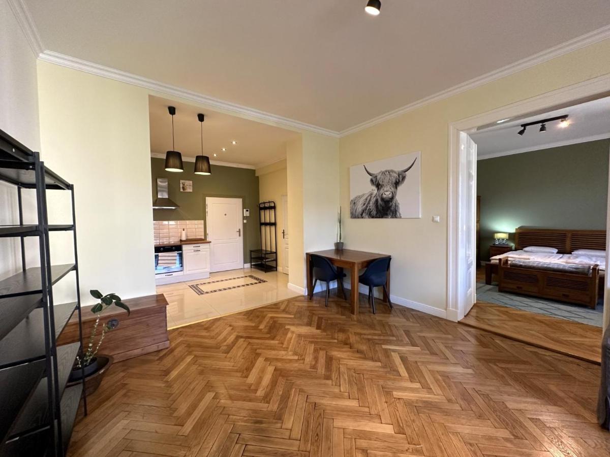 Gorkeho Apartment In City Centre Pozsony Kültér fotó