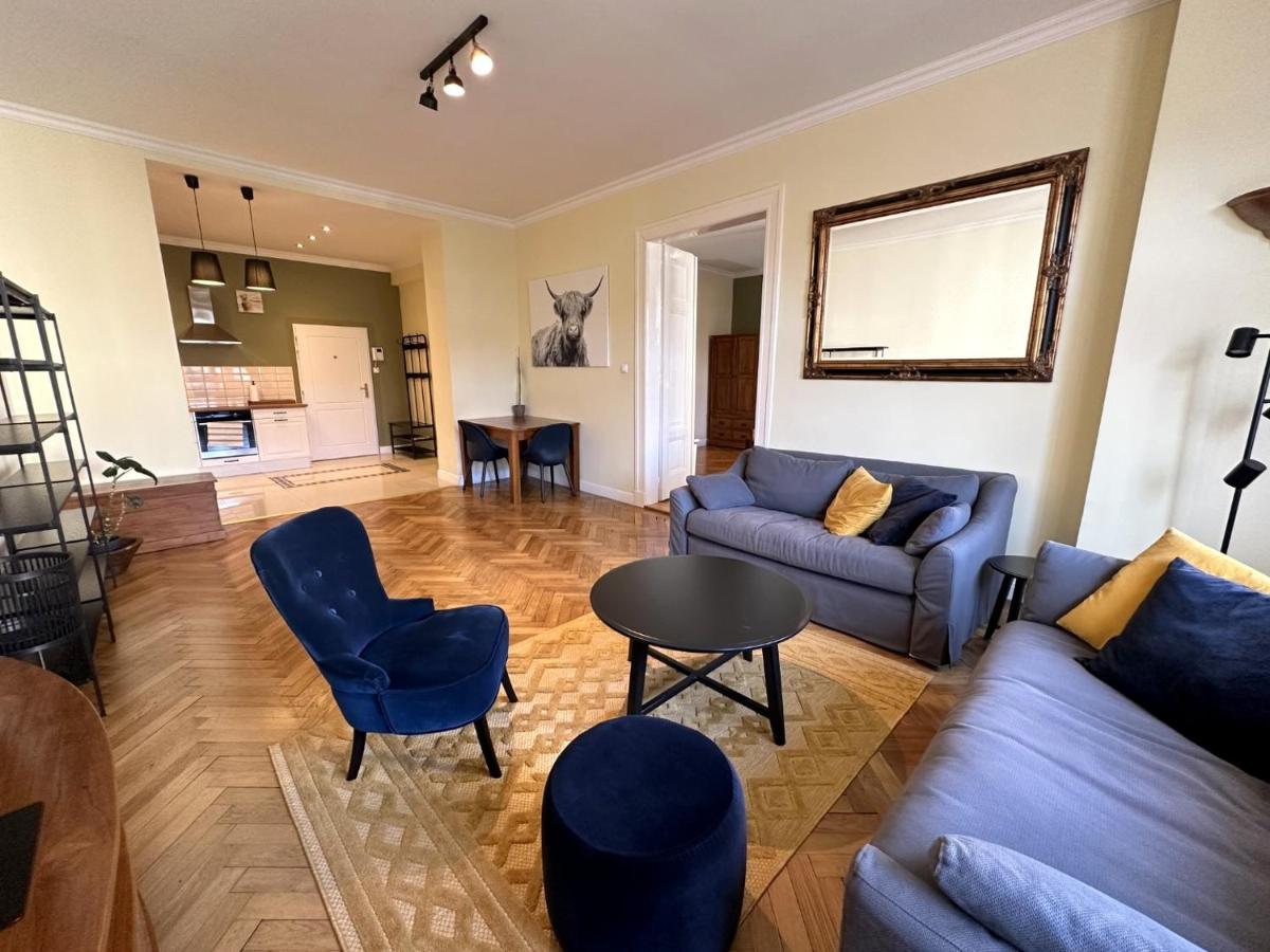 Gorkeho Apartment In City Centre Pozsony Kültér fotó