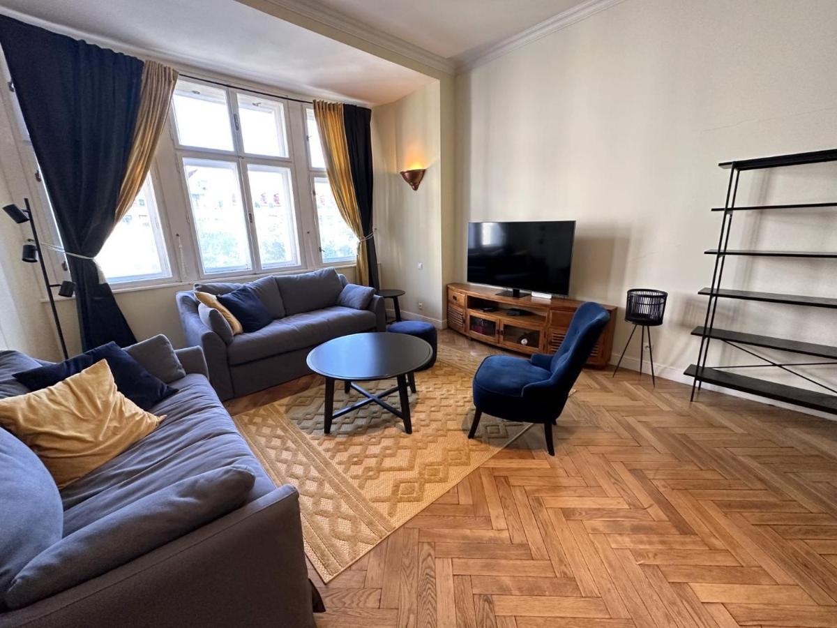 Gorkeho Apartment In City Centre Pozsony Kültér fotó